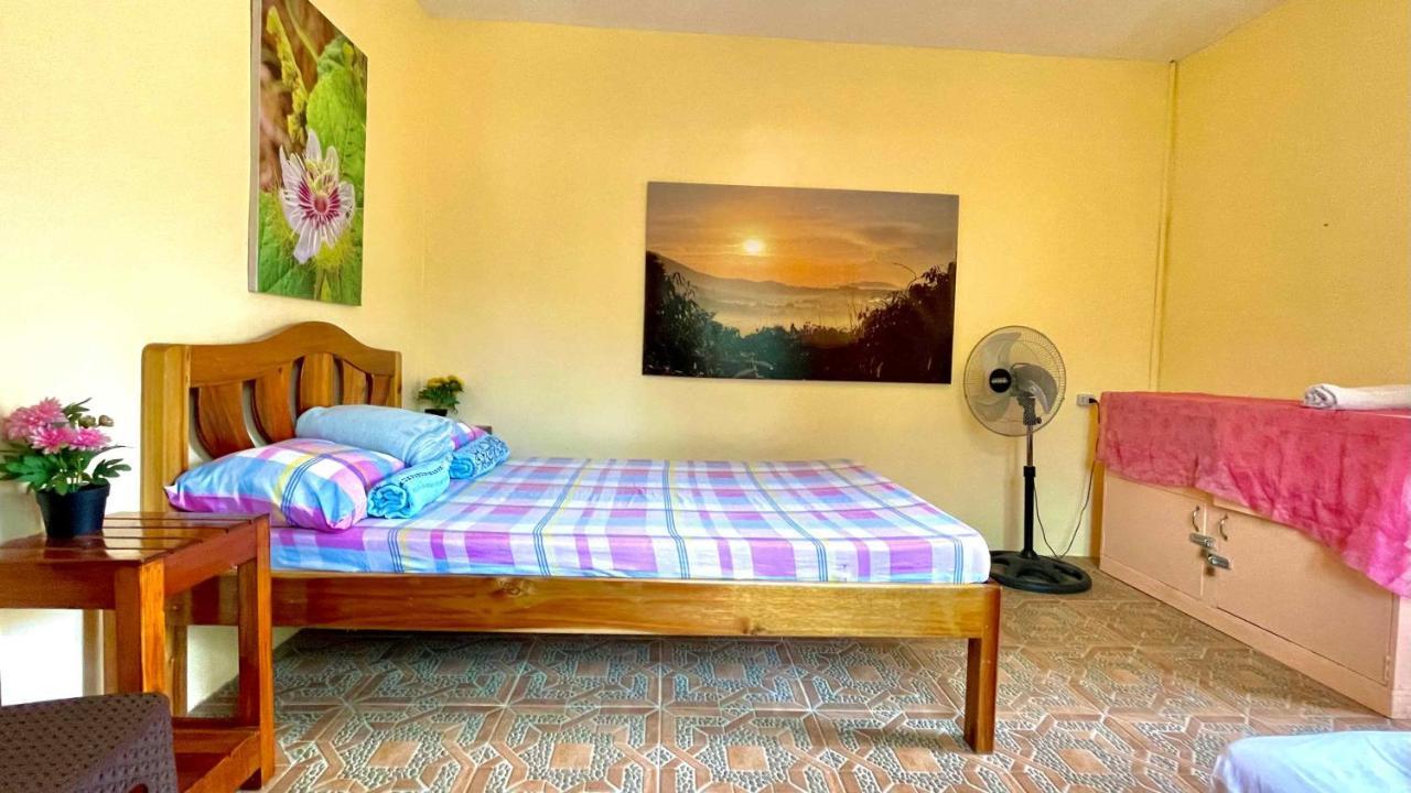 Blue Moon Guesthouse Пуэрто-Принцеса Экстерьер фото